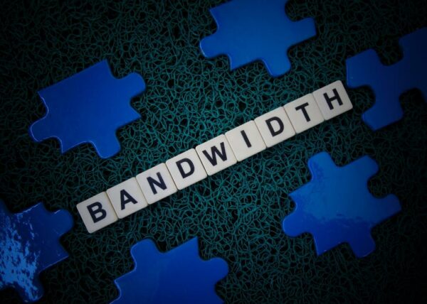 Perbedaan Bandwidth dan Throughput