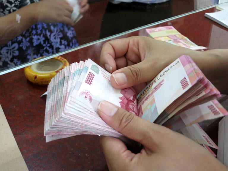 Panduan Cara Peminjaman Uang di Bank Terlengkap pada 2021 | Qoala Indonesia