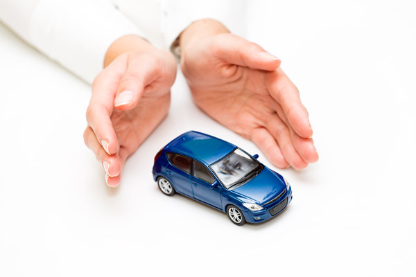 perbedaan garansi mobil dengan asuransi