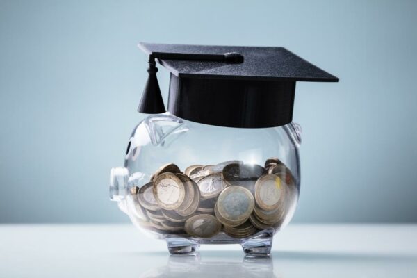Komponen Biaya Hidup Kuliah di Luar Negeri
